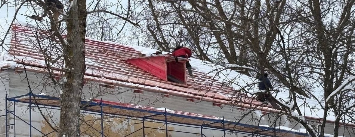 В Тесово-Нетыльской школе продолжается капитальный ремонт
